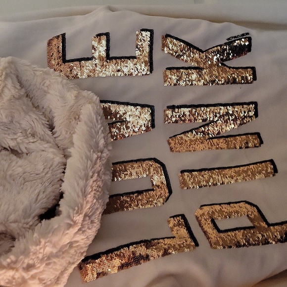 VICTORIA SECRET (PINK)SWEAT SUIT - Picture 12 of 17